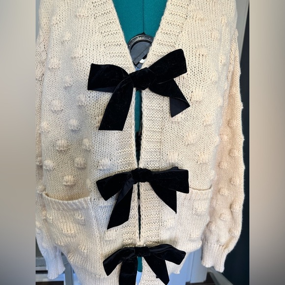 So Me Black Bow Cardigan - Oatmeal size large - Picture 4 of 12